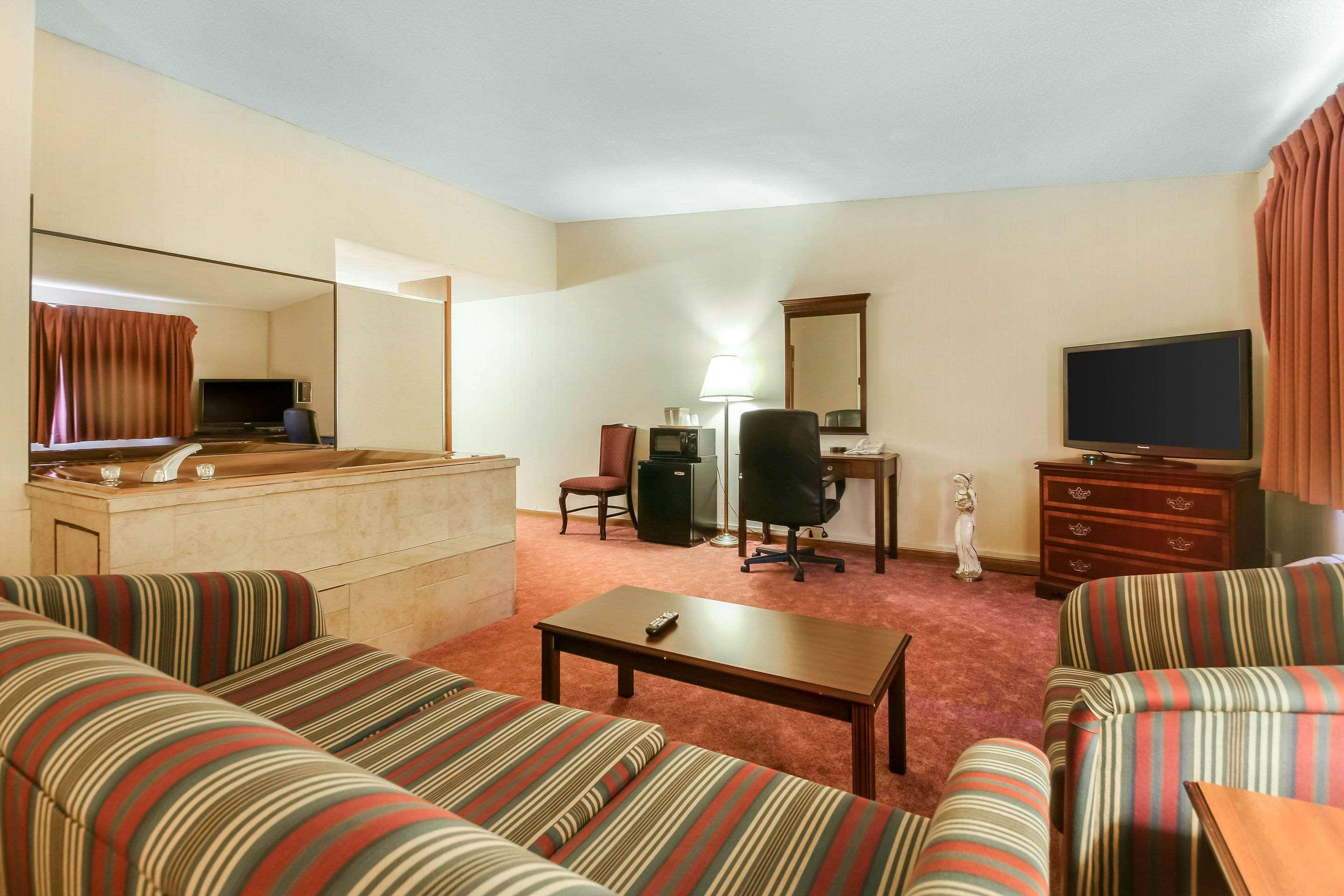 Comfort Inn & Suites Beaver Dam Exterior foto