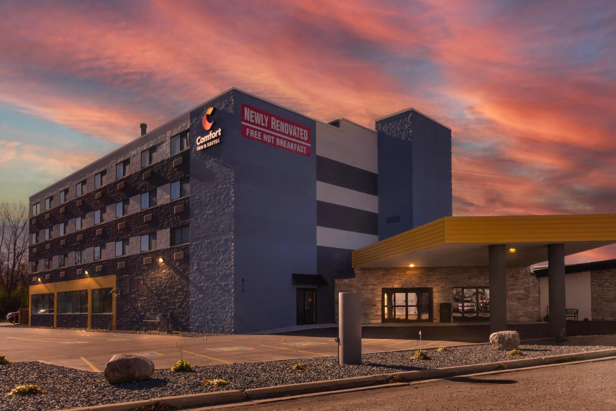 Comfort Inn & Suites Beaver Dam Exterior foto